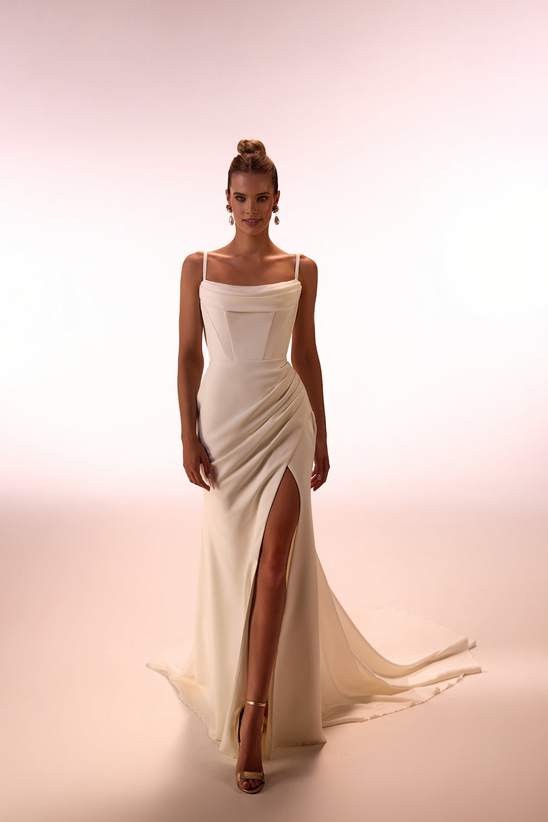 Plain classic wedding dress Charmony from DAMA Couture (studio photo)