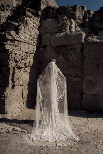 Cathedral veil with fringe