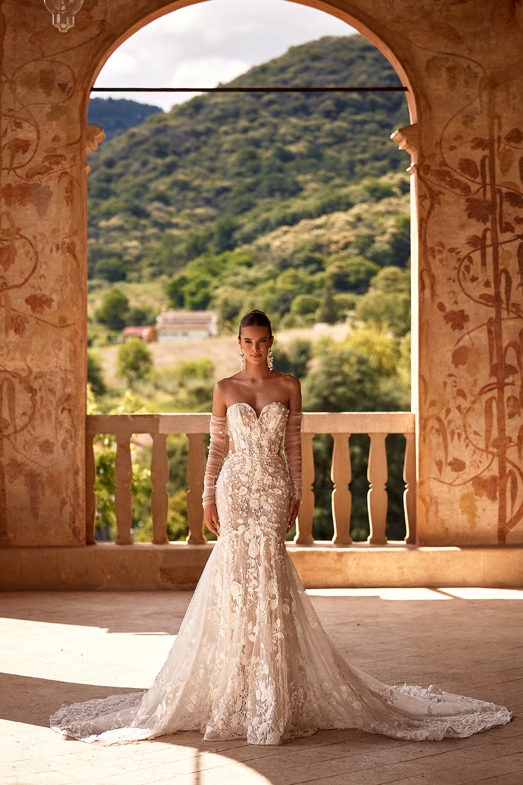 Glamour lace mermaid wedding dress with long sleeves Ellyse from DAMA Couture (front photo)