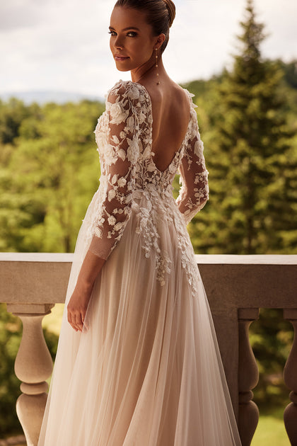 Romantic wedding dress with long sleeves Felicia from DAMA Couture (extra photo)