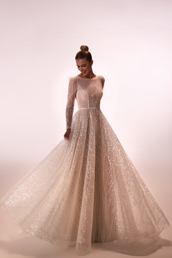 Brautkleid Galia in A-Linie mit Spitze und schimmernden Details, Studioaufnahme von vorn