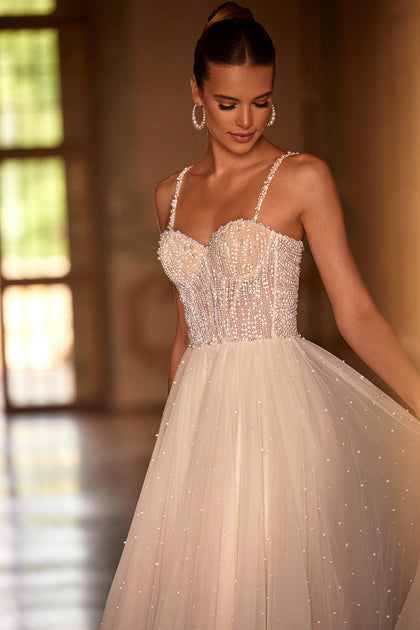 Glamour wedding dress with pearls Perla from DAMA Couture (close up)