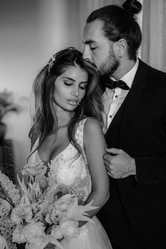 Echte Braut in ihrem Brautkleid am Hochzeitstag, Foto 2 aus der Kundengalerie
