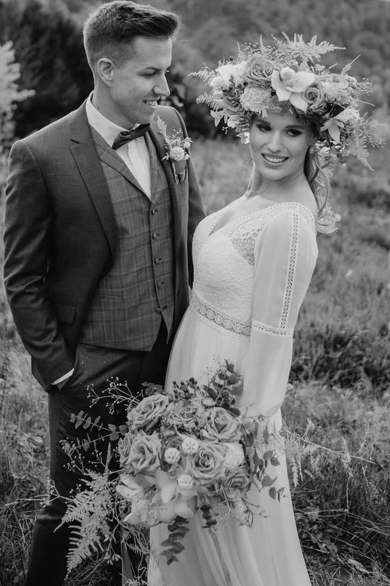 Echte Braut in ihrem Brautkleid am Hochzeitstag, Foto 5 aus der Kundengalerie
