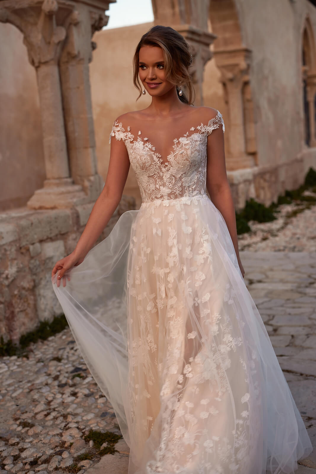 Wedding dress Valentine – A-line wedding dress by DAMA Couture.