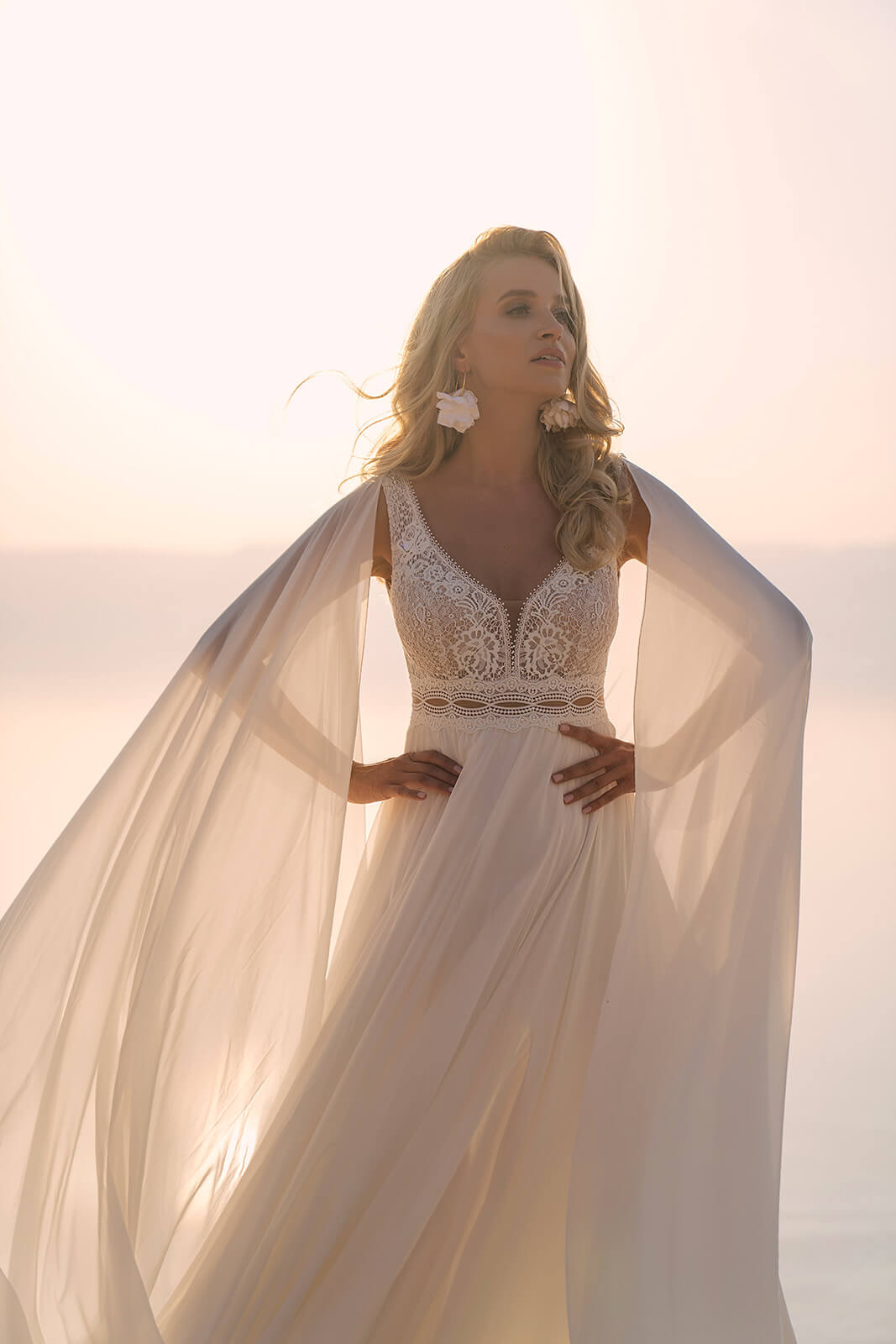 Atena – wedding dress seen from the back.