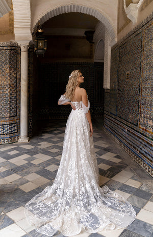 Brautkleid Sarah von hinten, Schnürung und Tüllschleppe in Nahaufnahme
