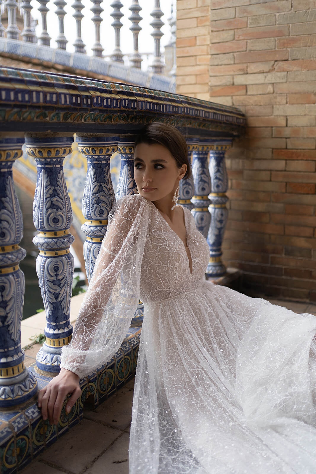 Brautkleid Suri seitlich, Puffärmel und Rock in A-Linie in ganzer Länge