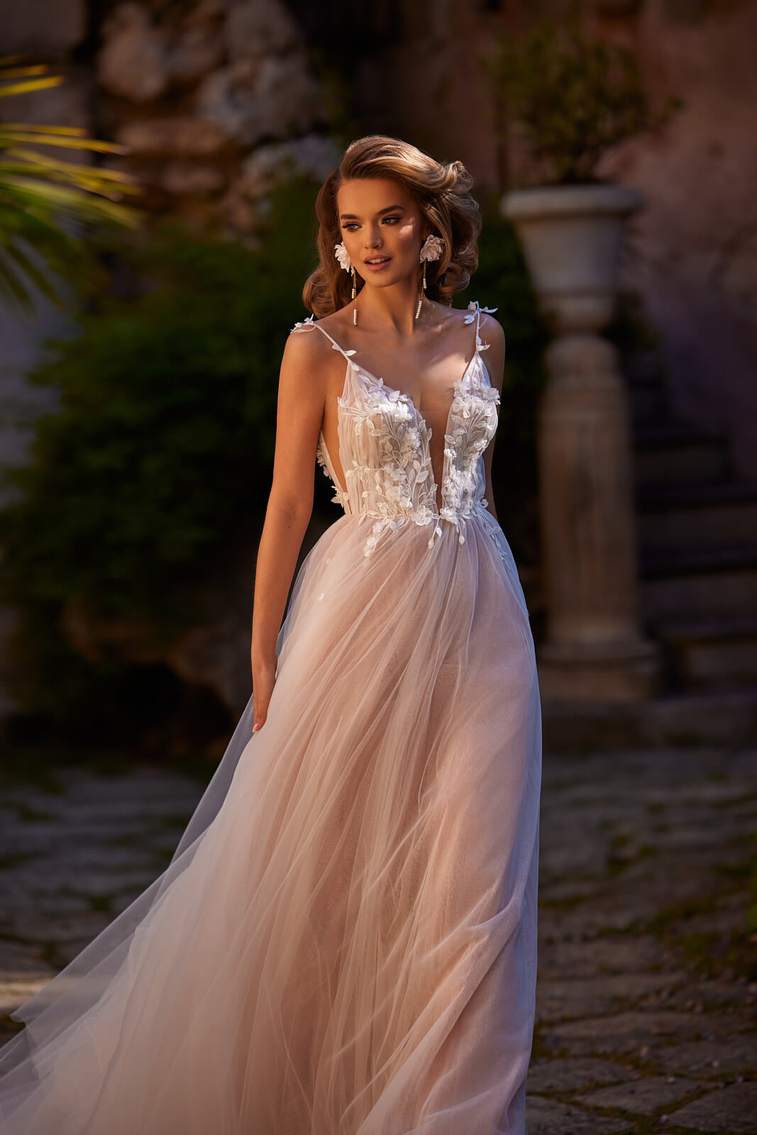 Wedding dress Sava – A-line wedding dress by DAMA Couture.