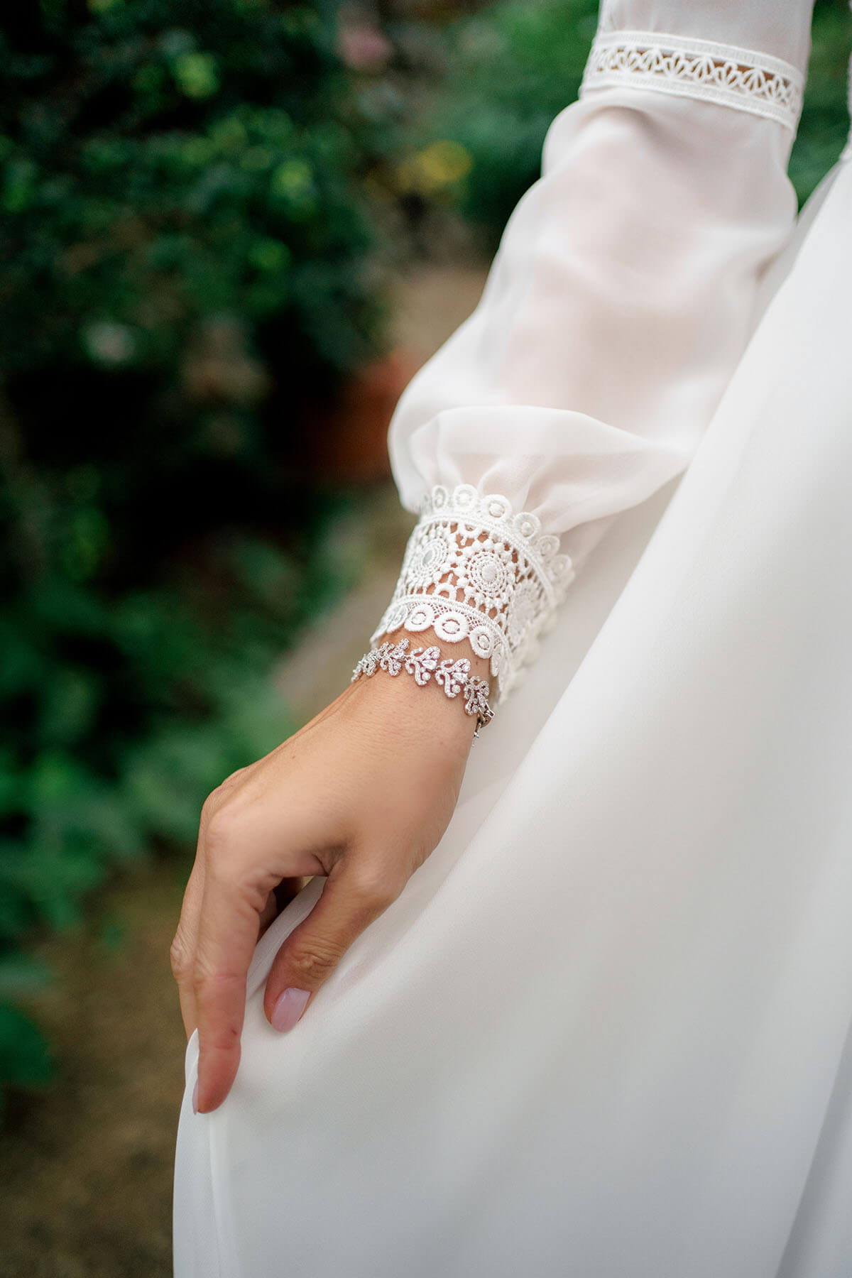 Layla – close-up of the wedding dress.
