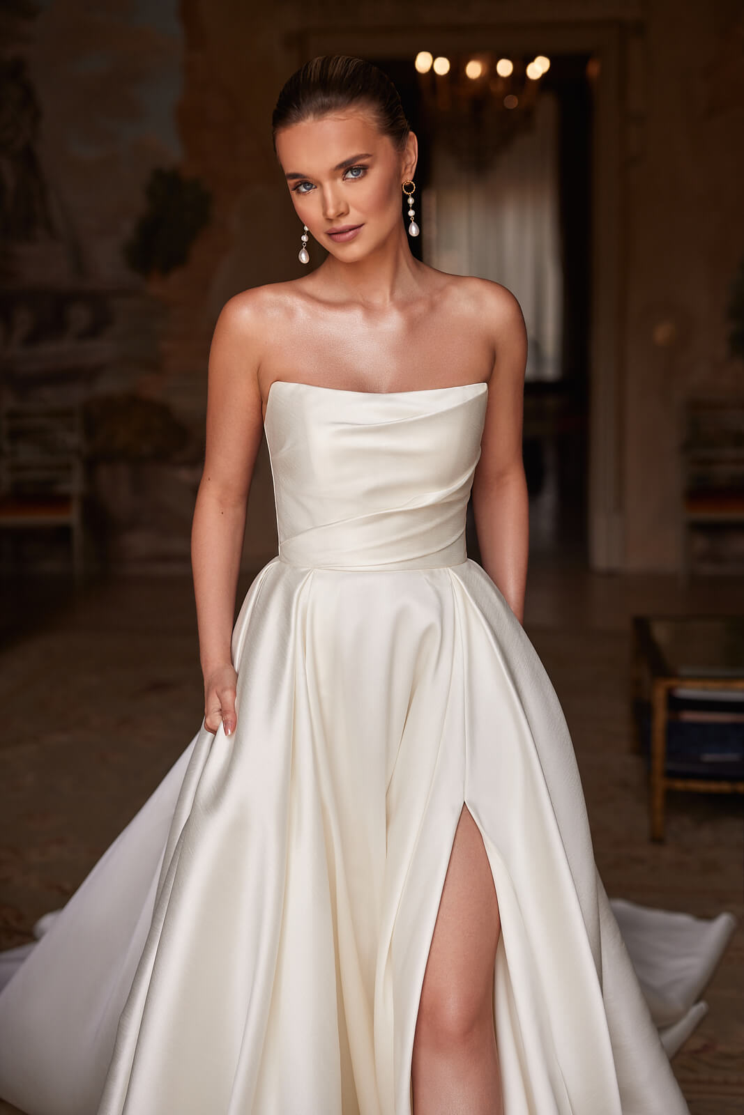 Wedding dress Madelaine – DAMA Couture A-line wedding dress in satin.