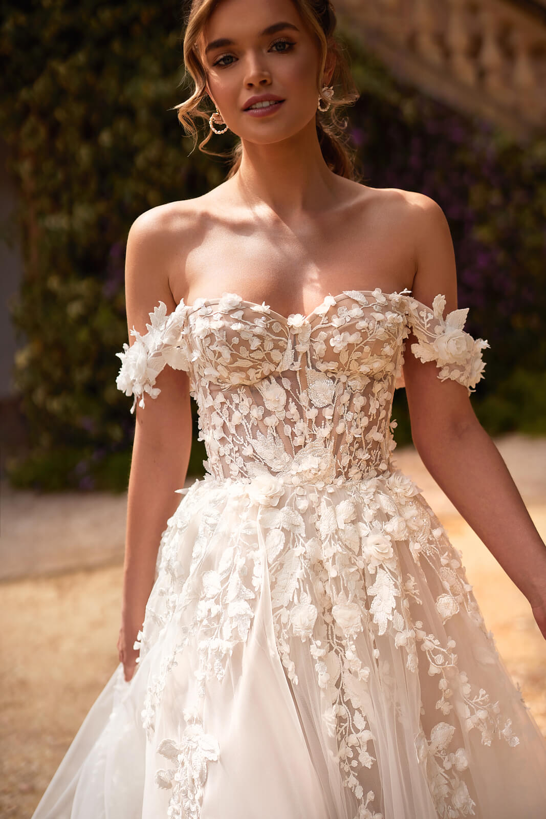 Wedding dress Mia – A-line wedding dress, DAMA Couture.