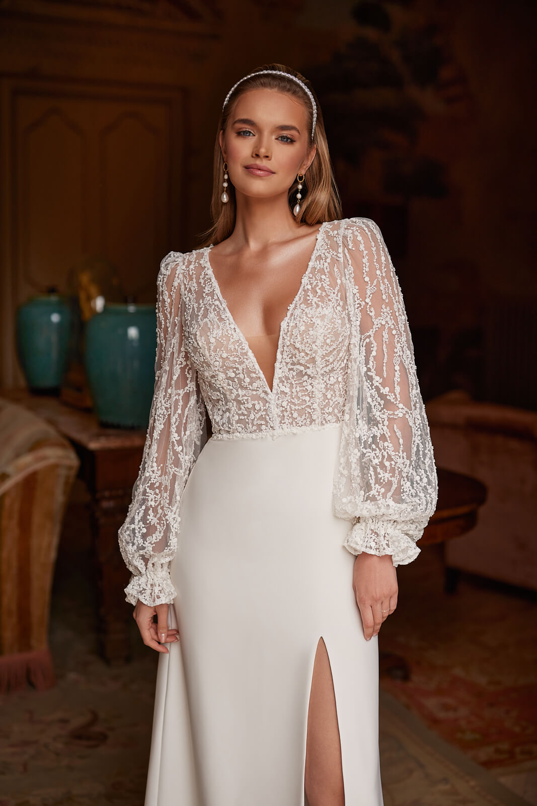 Wedding dress Paula – A-line wedding dress in satin with long sleeves, DAMA Couture.