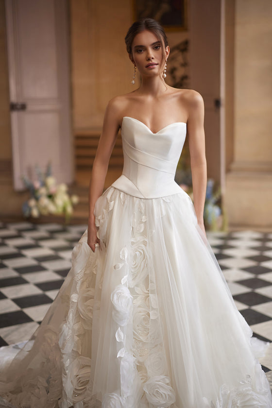 Brautkleid Cornellia aus Corsage und Rock in A-Linie mit asymmetrischer Drapierung