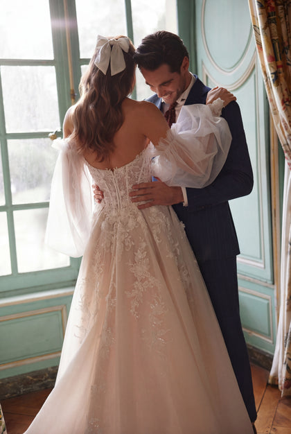 Melusine choker worn with the Melusine wedding dress – botanical lace choker.