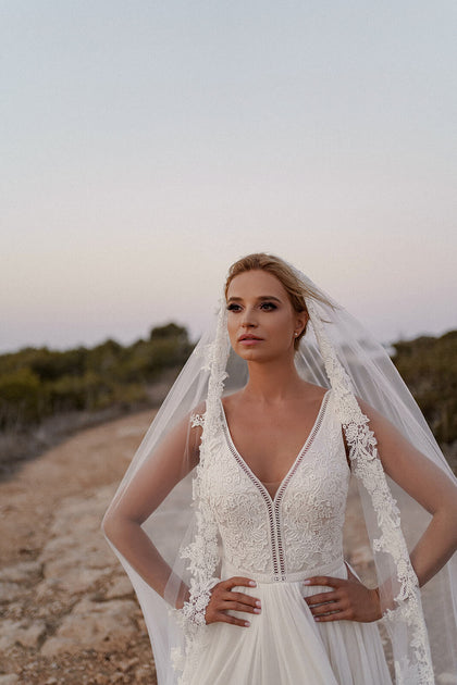 Cathedral veil with lace