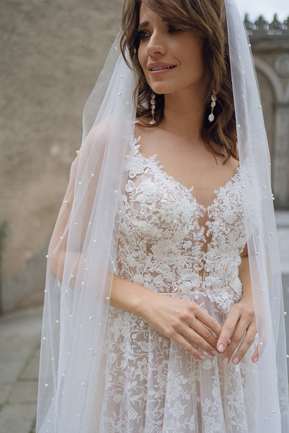 Cathedral pearl veil