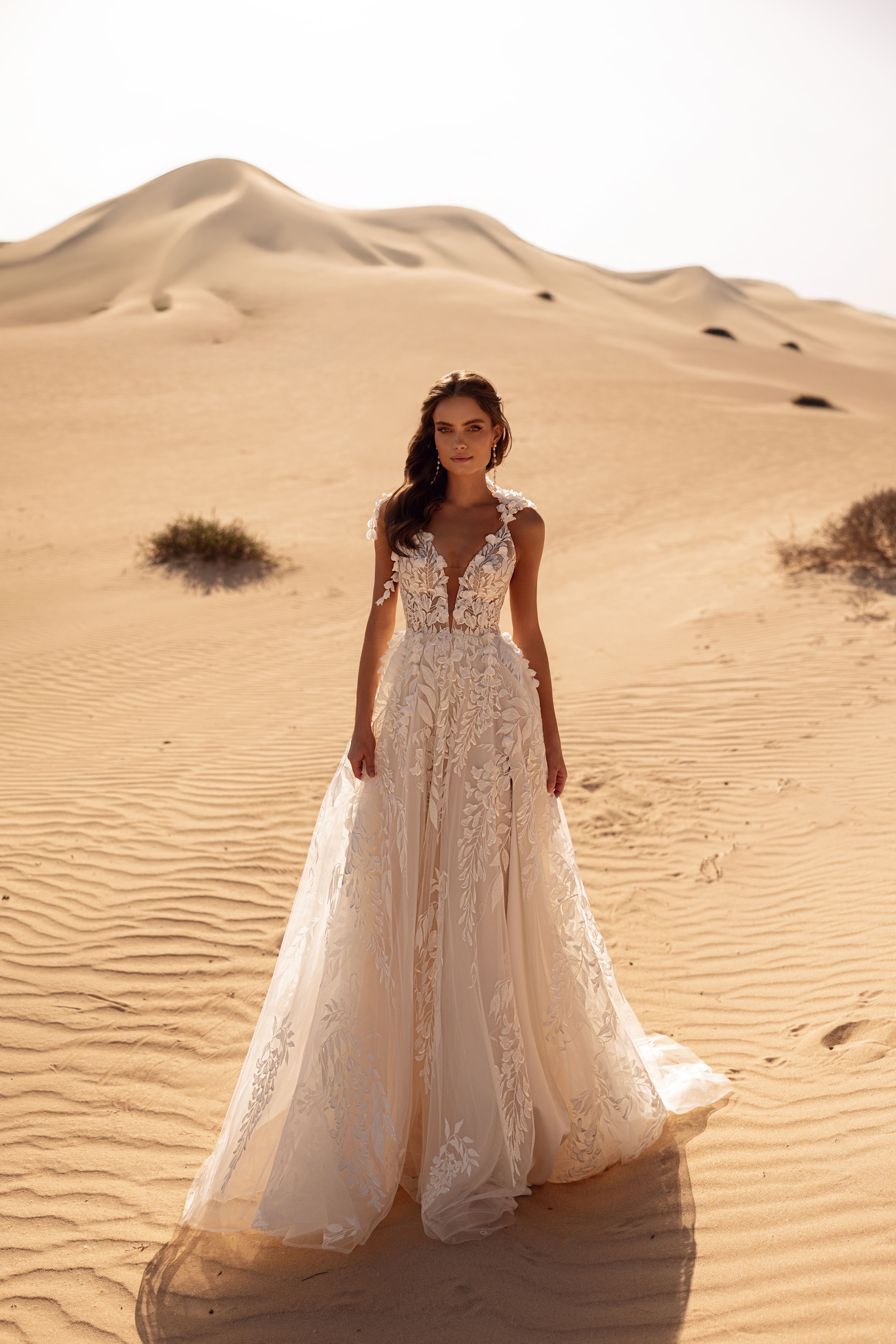 Wisteria – wedding dress seen from the back.