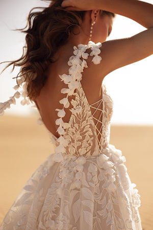 Brautkleid Wisteria im Detail, Stoff und Verarbeitung am Oberteil aus der Nähe