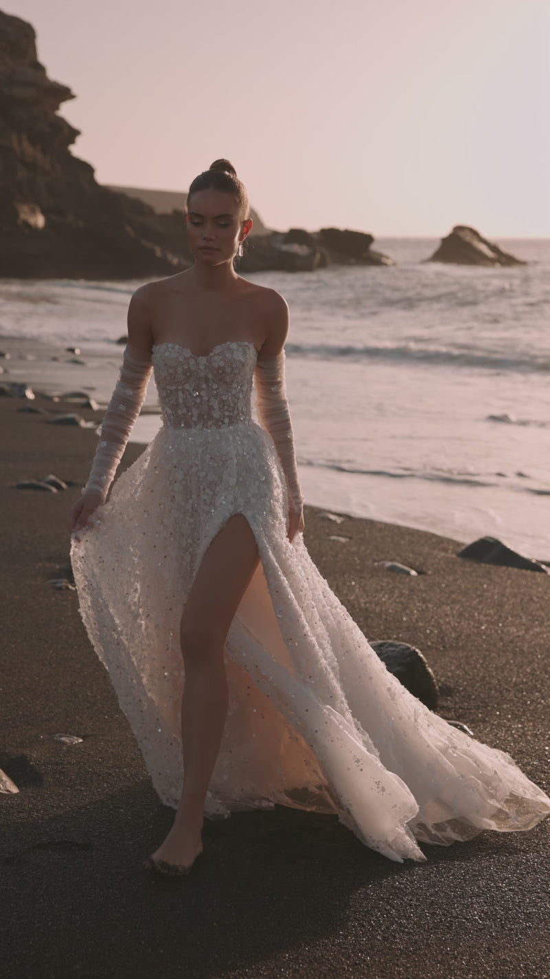 Video of the Reem wedding dress by DAMA Couture.